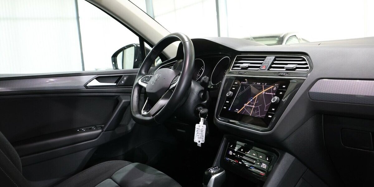 VW Tiguan 2.0 TDI DSG 4M IQ LIFE LED, HEAD-UP, NAVI 105.000 km 23.888 &euro; Hamm 59077