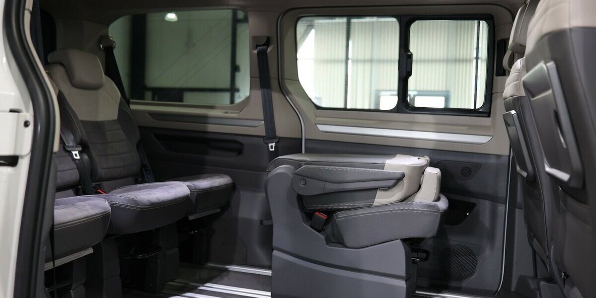 VW T7 Multivan TSI DSG LANG EDITION WHITE & BLACK 22.000 km 58.444 &euro; Hamm 59077