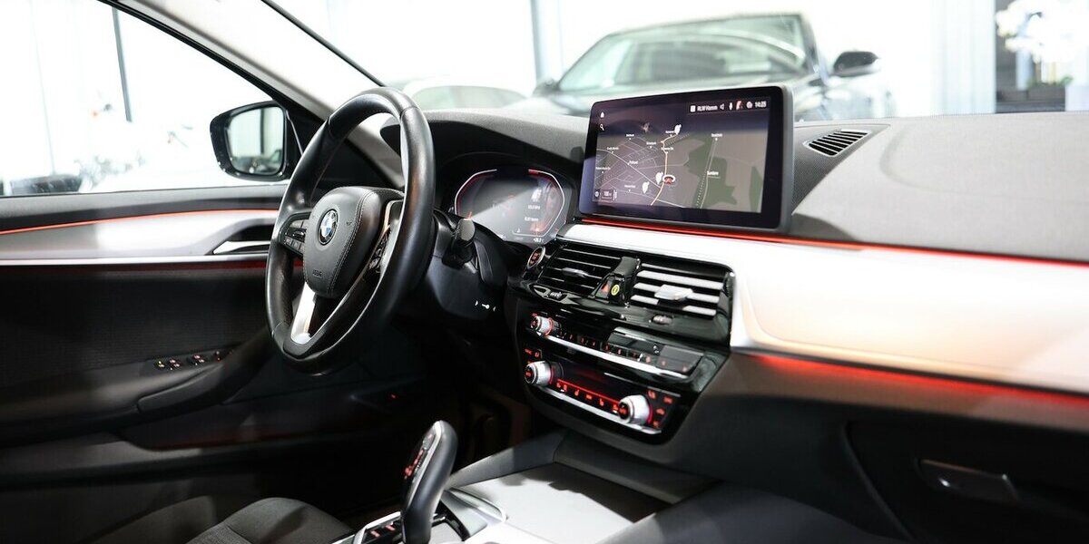 BMW 520i Touring BUSINESS / LIVE-COCKPIT-PRO+ / LED 140.000 km 24.777 &euro; Hamm 59077