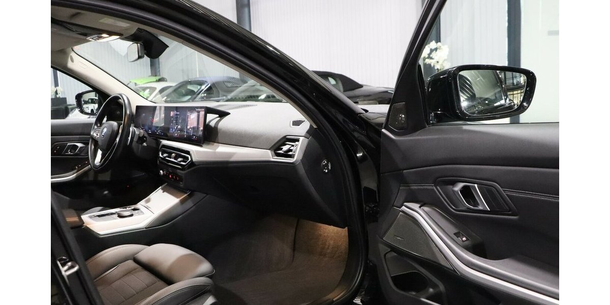 BMW 330e LIMOUSINE SHADOW CURVED+HEAD-UP, LED, H/K 46.000 km 30.993 &euro; Hamm 59077