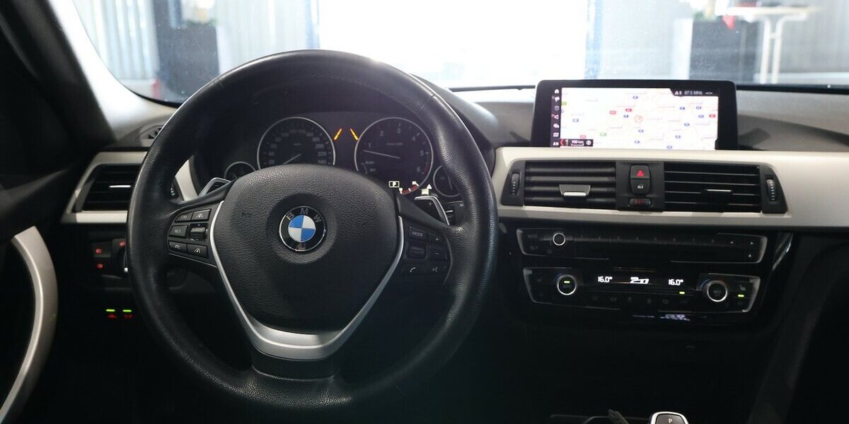 BMW 330d Touring xDrive Advantage / LED, HEAD-UP 227.000 km 11.902 &euro; Hamm 59077
