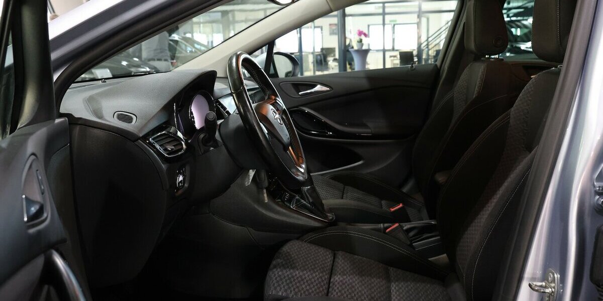 Opel Astra K ST 1.6 T ACTIVE 200-PS / APPLE+ANDROID 130.000 km 10.991 &euro; Hamm 59077