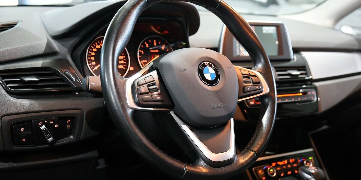 BMW 218 Active Tourer d Advantage LED / NAVI+ / AHK 119.000 km 13.992 &euro; Hamm 59077