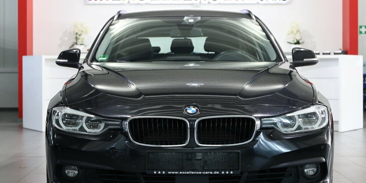 BMW 330d Touring xDrive Advantage / LED, HEAD-UP 227.000 km 11.902 &euro; Hamm 59077