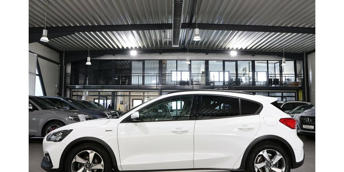 Ford Focus LIMOUSINE 1.5 EcoBlue ACTIVE WHITE / LED 83.000 km 14.991 &euro; Hamm 59077
