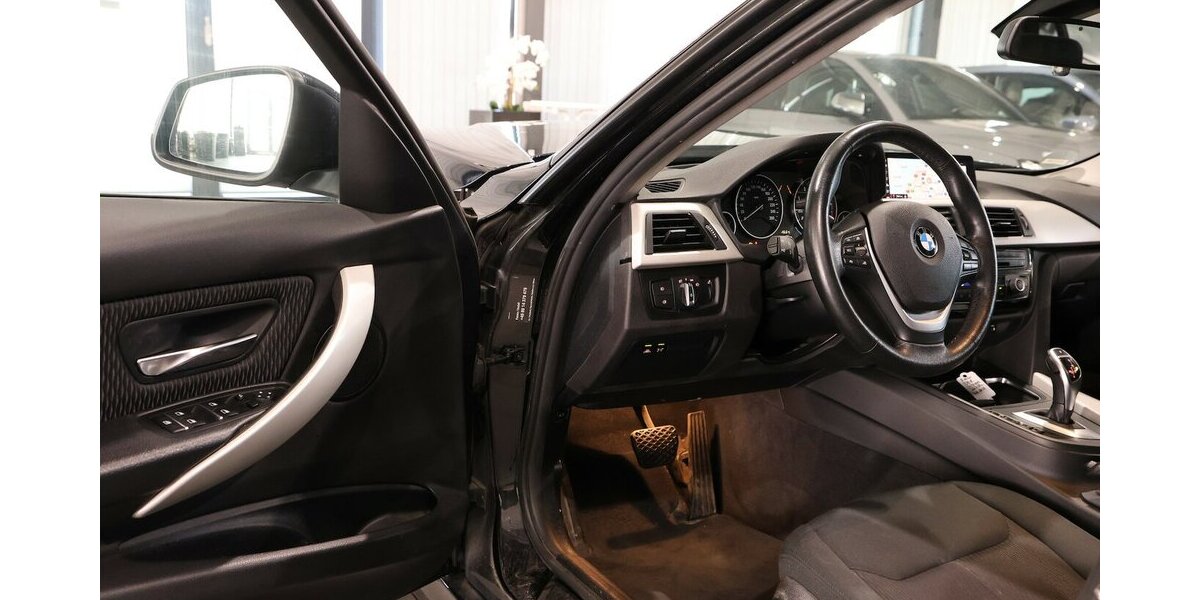 BMW 330d Touring xDrive Advantage / LED, HEAD-UP 227.000 km 11.902 &euro; Hamm 59077