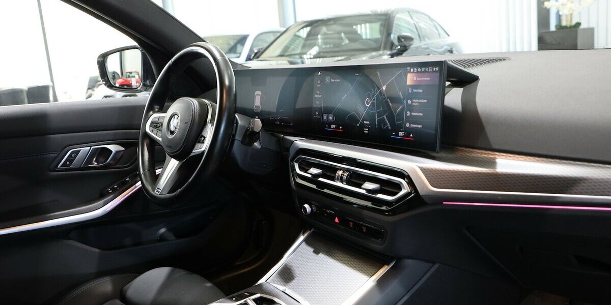 BMW 320d Touring M-SPORTPAKET SHADOW / CURVED 100.000 km 32.555 &euro; Hamm 59077