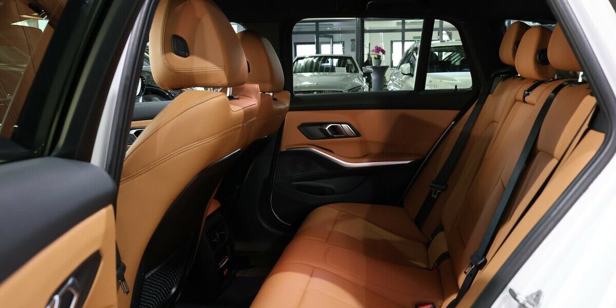 BMW 318d Touring SPORT WHITE & BROWN / CURCED, LED 100.000 km 26.777 &euro; Hamm 59077