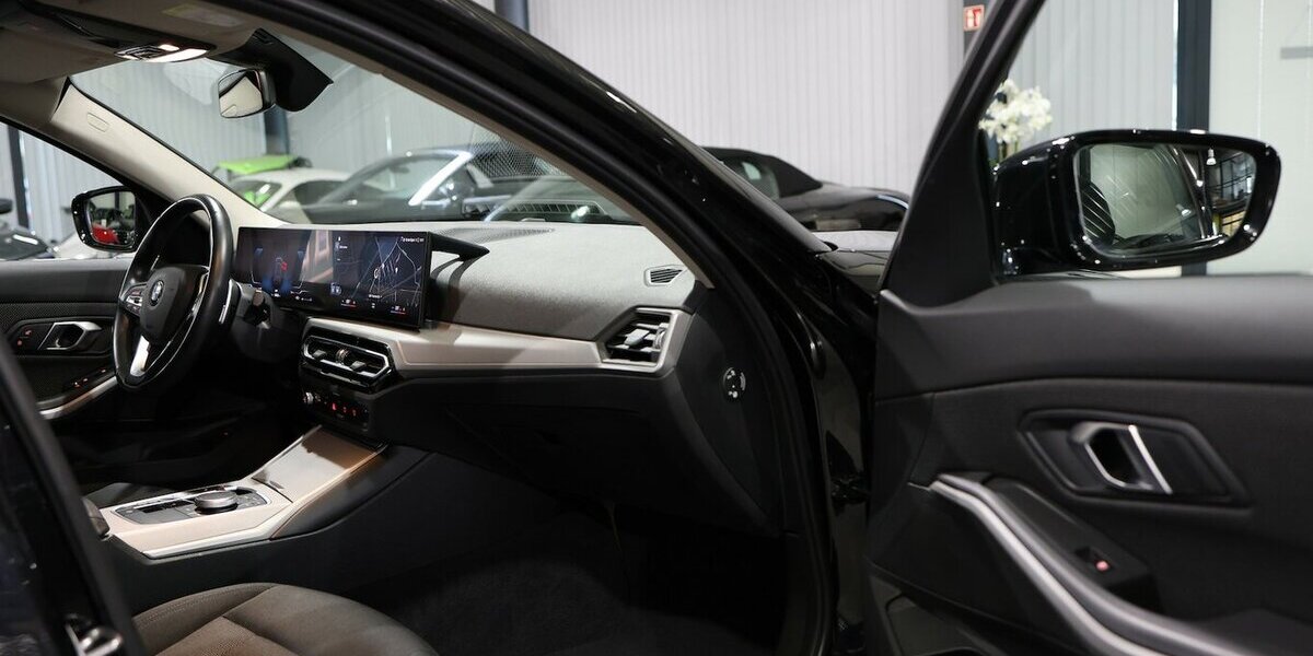 BMW 318d Touring SPORT FACE-LIFT CURVED+NAVI+KAMERA 69.000 km 25.993 &euro; Hamm 59077