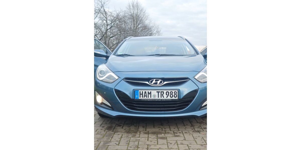 Hyundai i40 192.000 km 5.350 &euro; Hamm 59073