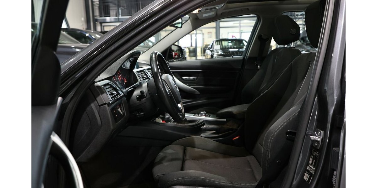 BMW 318d Touring blue PERFORMANCE SPORT / PANORAMA 80.000 km 15.555 &euro; Hamm 59077