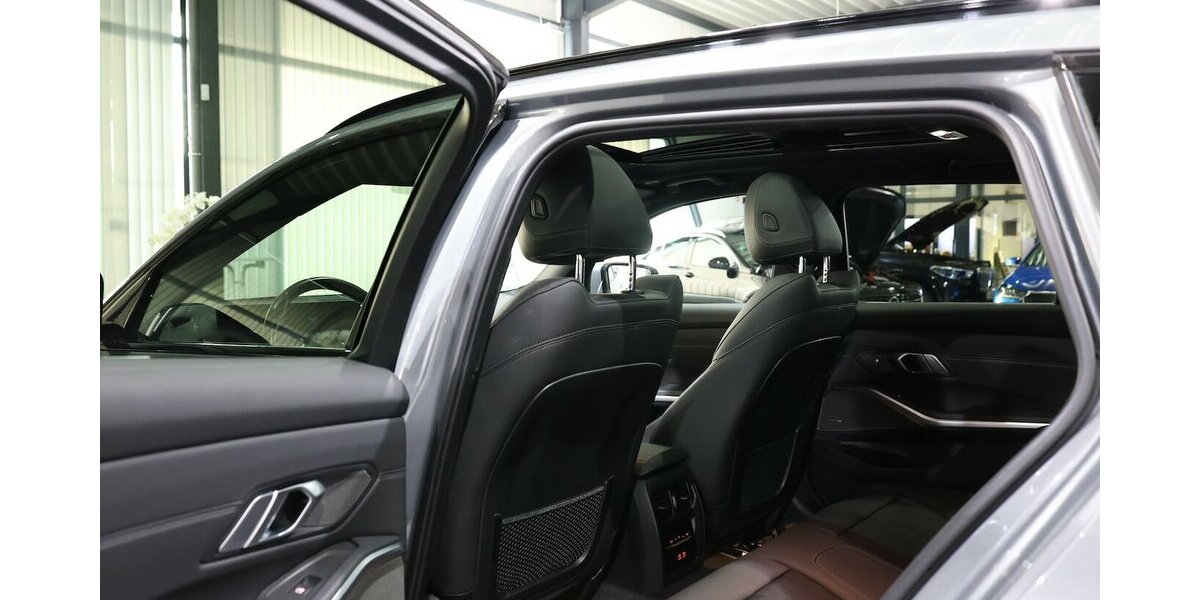 BMW 318d Touring SPORT / PANORAMA,LEDER,CURVED+HUD 53.000 km 28.993 &euro; Hamm 59077
