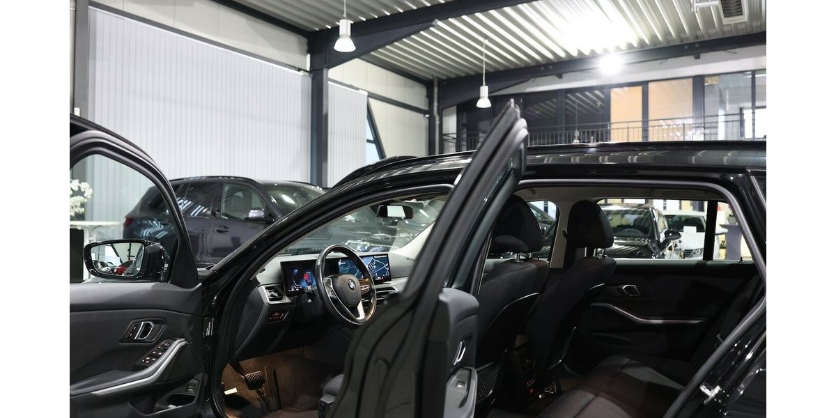 BMW 318d Touring SPORT FACE-LIFT CURVED+NAVI+KAMERA 69.000 km 25.993 &euro; Hamm 59077