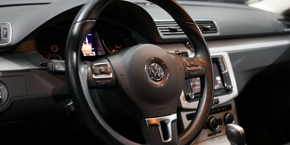 VW CC 1.4 TSI DSG SPORTLINE WHITE / XENON / NAVI+ 92.000 km 14.991 &euro; Hamm 59077