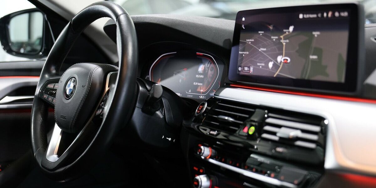 BMW 520i Touring BUSINESS / LIVE-COCKPIT-PRO+ / LED 140.000 km 24.777 &euro; Hamm 59077