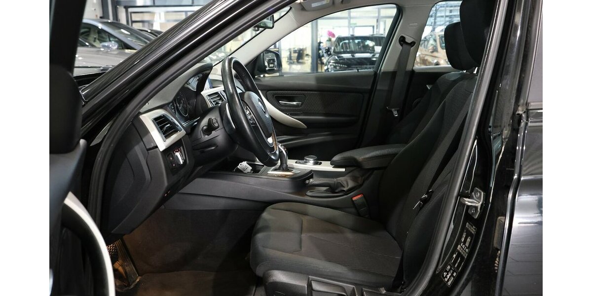 BMW 330d Touring xDrive Advantage / LED, HEAD-UP 227.000 km 11.902 &euro; Hamm 59077