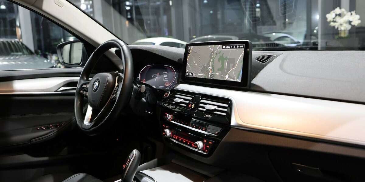 BMW 520d Touring xDrive BUSINESS EL.VOLL-LEDER, LED 14.000 km 38.995 &euro; Hamm 59077