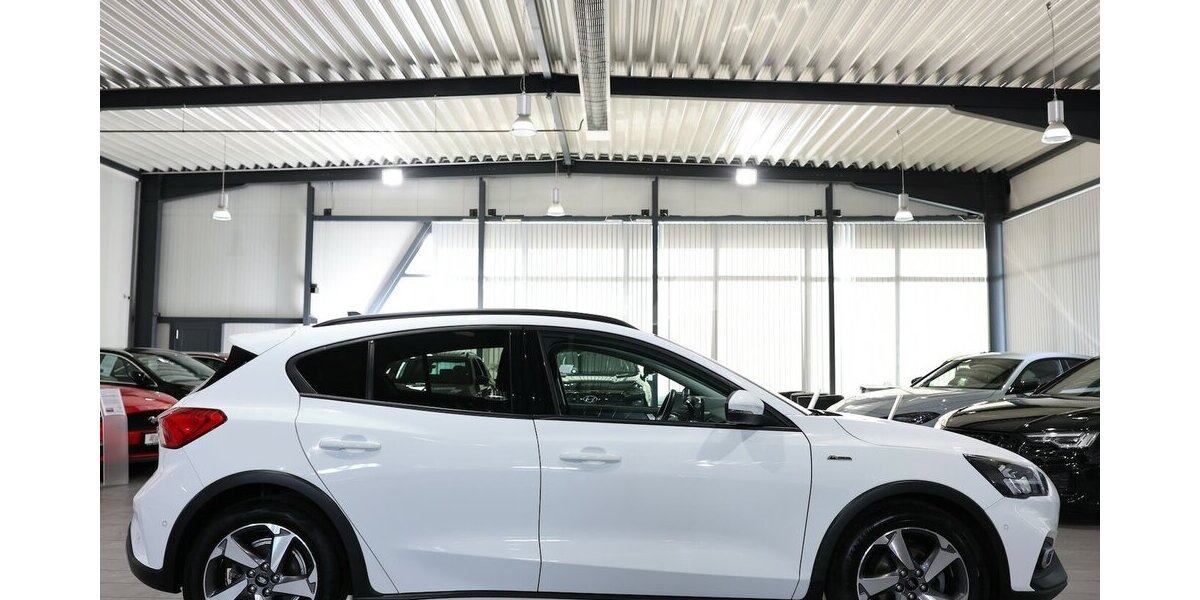Ford Focus LIMOUSINE 1.5 EcoBlue ACTIVE WHITE / LED 83.000 km 14.991 &euro; Hamm 59077
