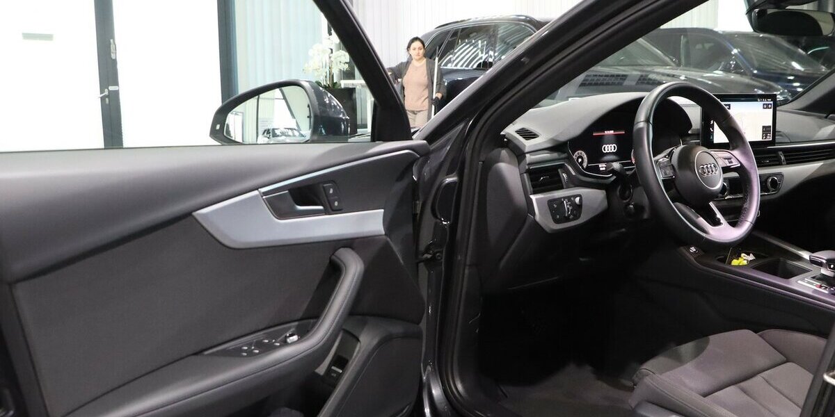 Audi A4 Avant 40 TFSI ADVANCED / LED / PANORAMA 55.000 km 27.994 &euro; Hamm 59077