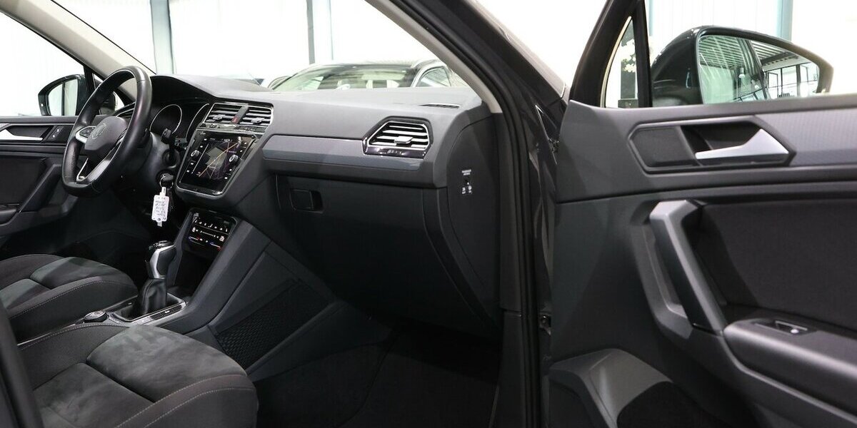 VW Tiguan 2.0 TDI DSG 4M IQ LIFE LED, HEAD-UP, NAVI 105.000 km 23.888 &euro; Hamm 59077