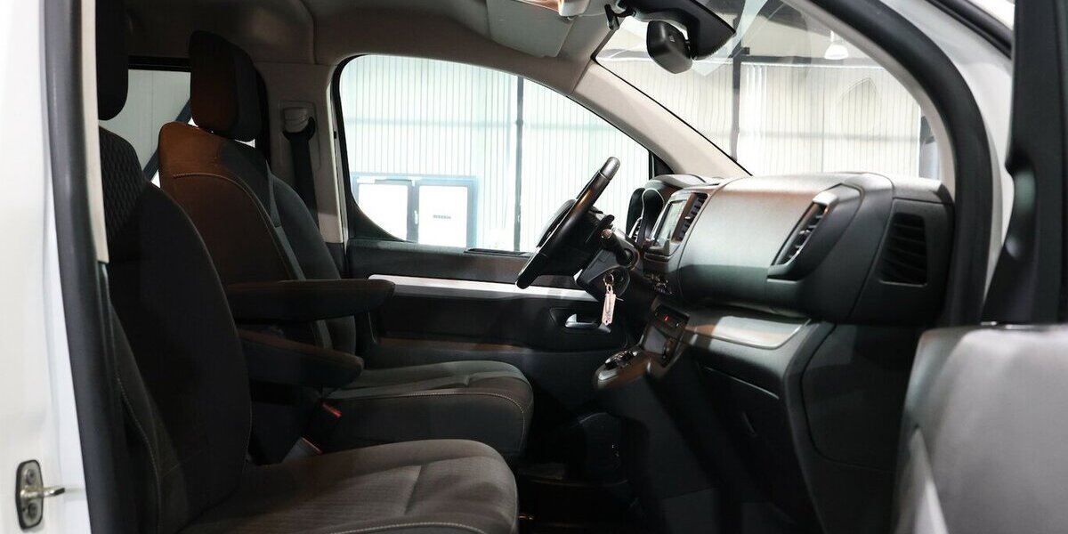 Opel Zafira Life 2.0 CDTI EDITION-M INNOVATION 8-SITZ 150.000 km 26.555 &euro; Hamm 59077