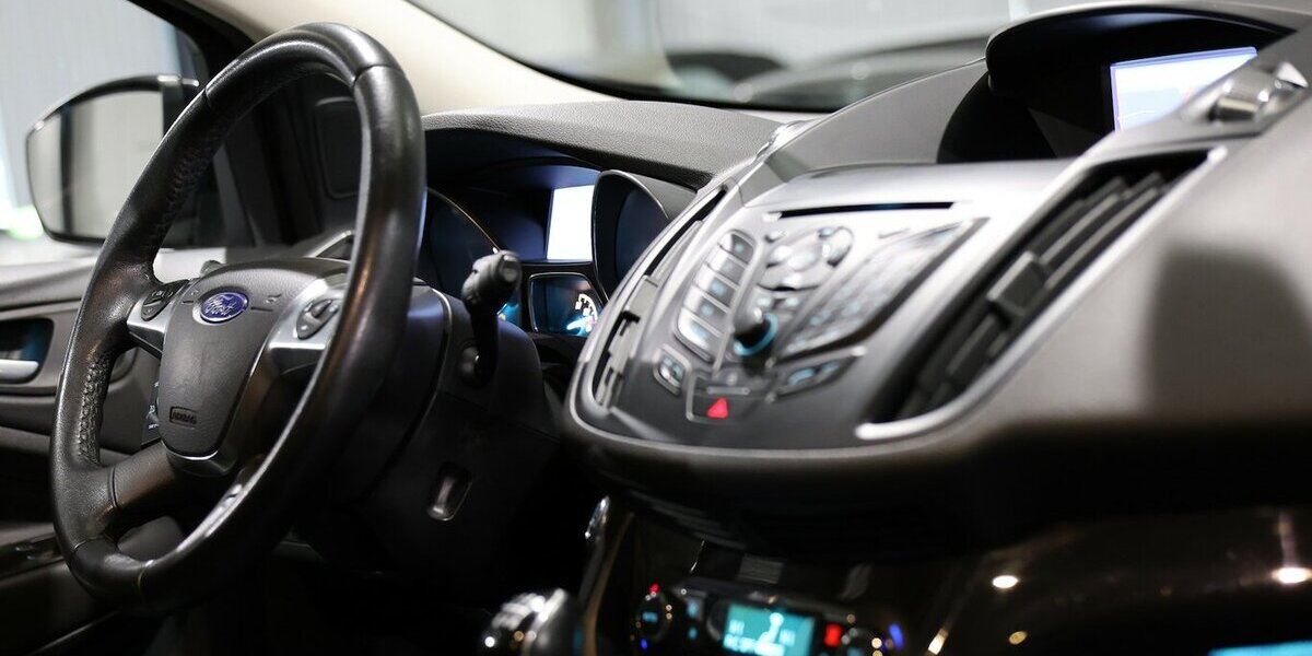 Ford Kuga 2.0 TDCI 4x4 TITANIUM / LEDER / NAVI+ 90.000 km 12.777 &euro; Hamm 59077