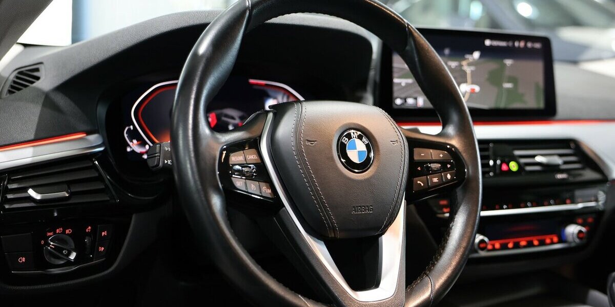 BMW 520i Touring BUSINESS / LIVE-COCKPIT-PRO+ / LED 140.000 km 24.777 &euro; Hamm 59077