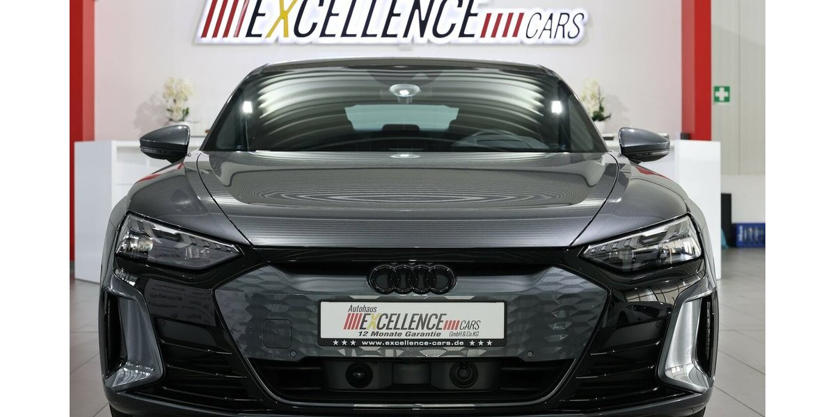 Audi e-tron GT QUATTRO / DAYTONA + BLACK / PANORAMA / 29.000 km 48.333 &euro; Hamm 59077