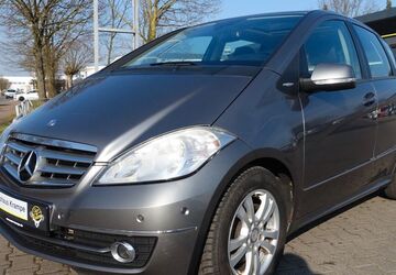 Mercedes-Benz A 180 242.000 km 2.480 &euro; Selm 59379