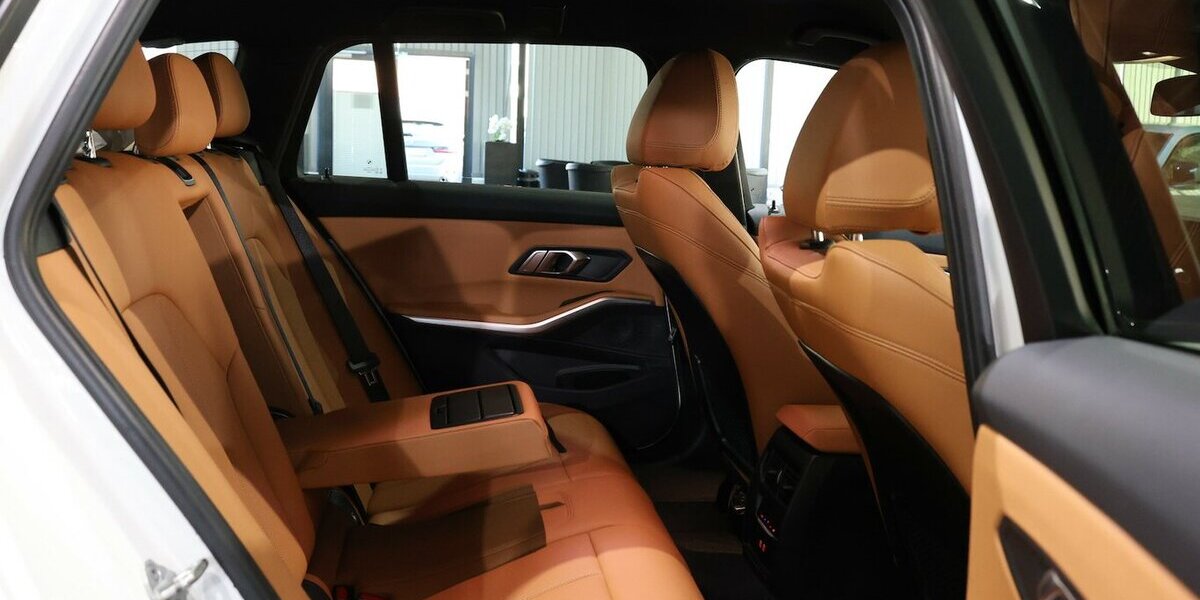 BMW 318d Touring SPORT WHITE & BROWN / CURCED, LED 100.000 km 26.777 &euro; Hamm 59077