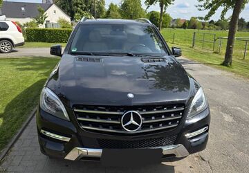 Mercedes-Benz ML 350 266.800 km 15.000 &euro; Lünen 44534