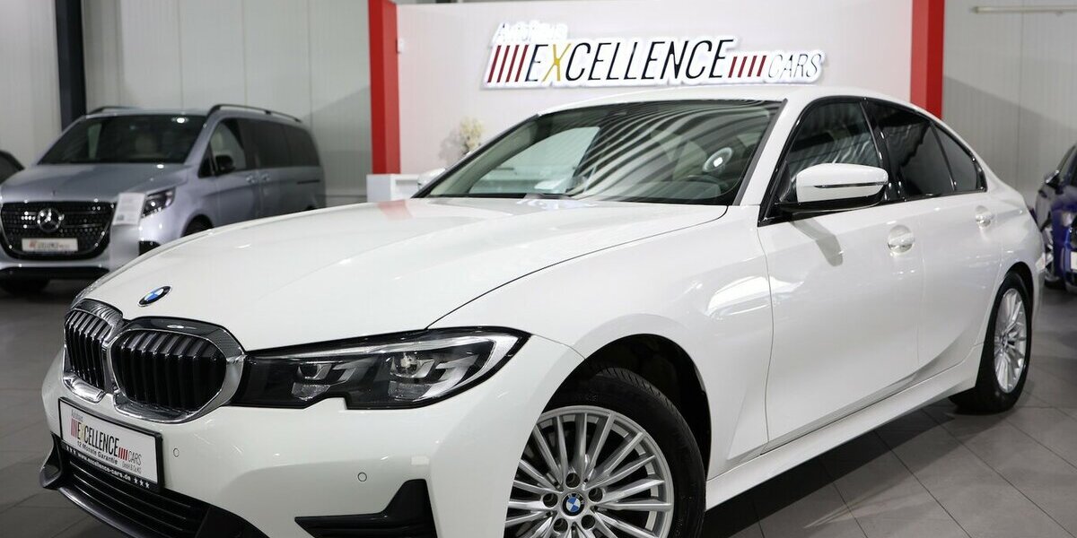 BMW 320i LIMOUSINE SPORT-LINE SHADOW / LEDER, LIVE+ 107.000 km 27.993 &euro; Hamm 59077