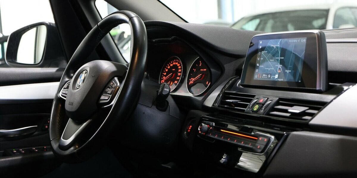BMW 218 Active Tourer d Advantage BUSINESS LED,NAVI+ 158.000 km 13.888 &euro; Hamm 59077