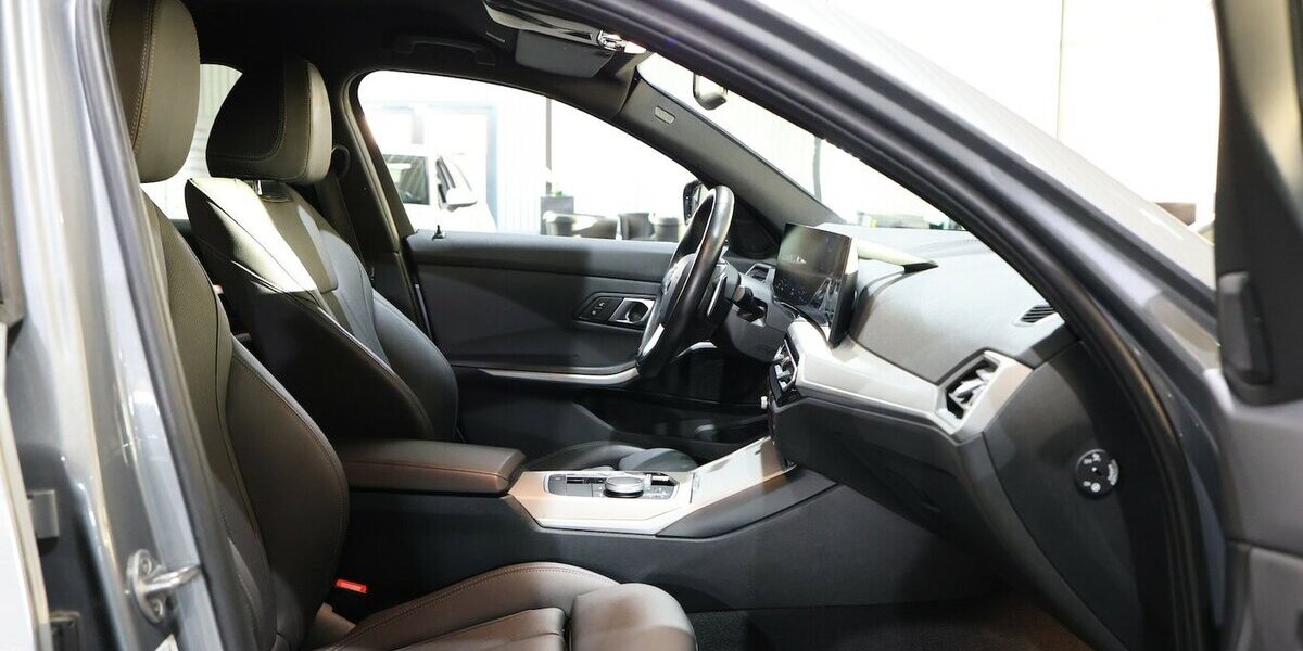 BMW 318d Touring ADVANTAGE CURVED+NAVI, LEDER, LED 67.000 km 27.777 &euro; Hamm 59077