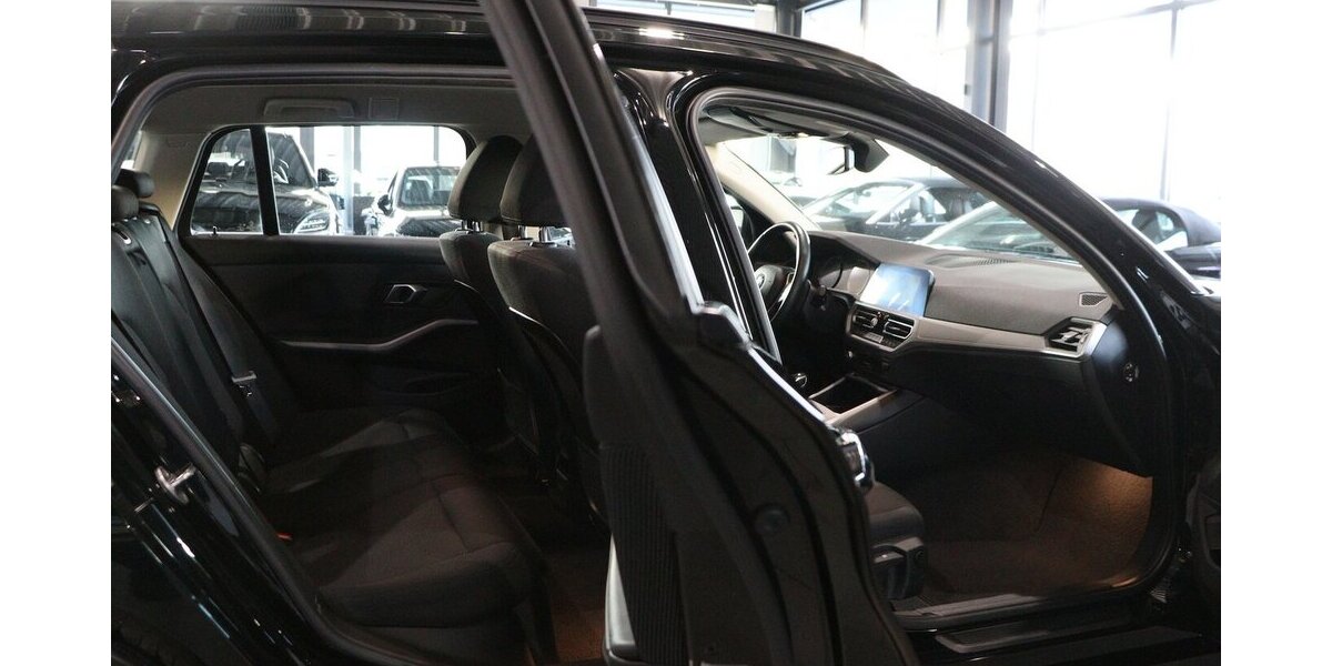 BMW 330d Touring ADVANTAGE / LED / LIVE+NAVI+ 149.000 km 20.555 &euro; Hamm 59077