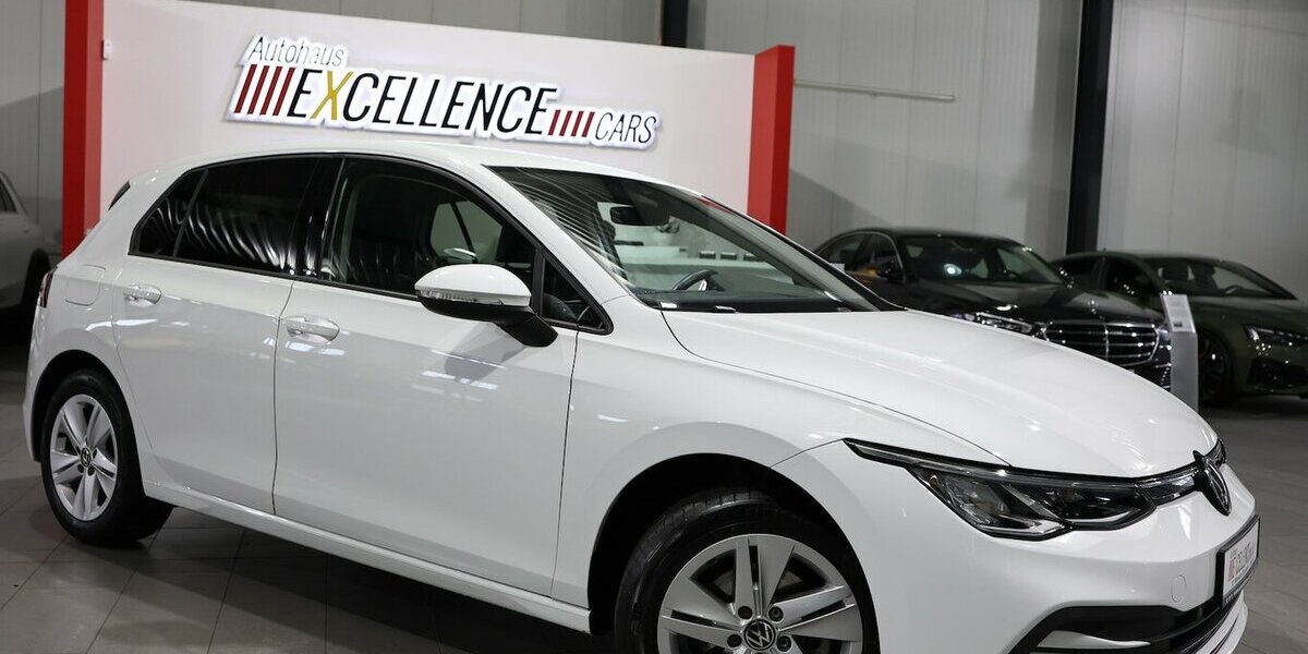 VW Golf VIII 2.0 TDI DSG LIFE IQ / NAVI+KAMERA, LED 53.000 km 21.111 &euro; Hamm 59077