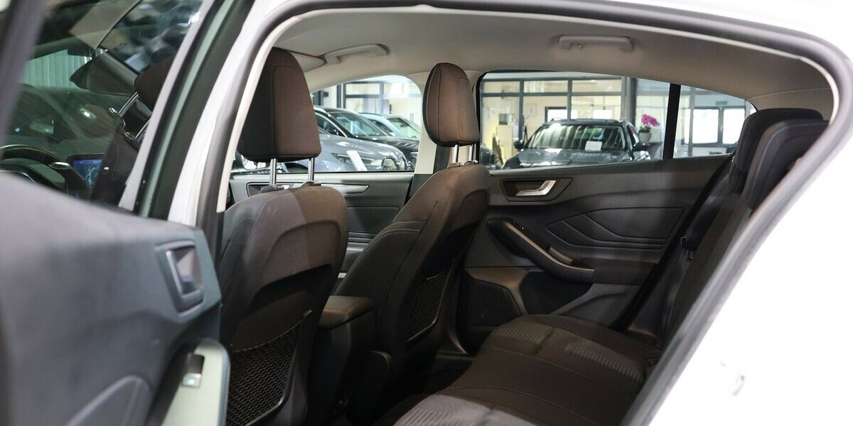 Ford Focus LIMOUSINE 1.5 EcoBlue ACTIVE WHITE / LED 83.000 km 14.991 &euro; Hamm 59077