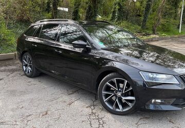 Skoda Superb 97.600 km 25.900 &euro; Dortmund 44287