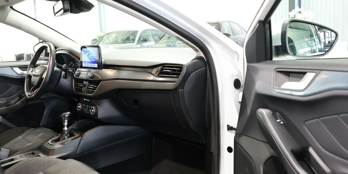 Ford Focus LIMOUSINE 1.5 EcoBlue ACTIVE WHITE / LED 83.000 km 14.991 &euro; Hamm 59077