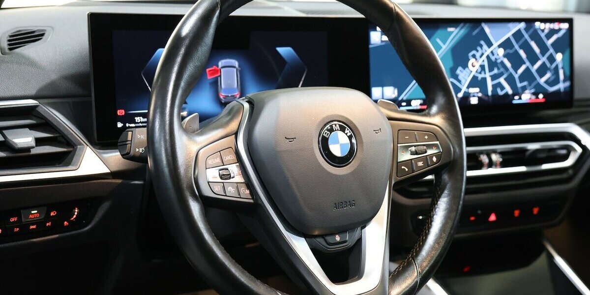 BMW 318d Touring SPORT / PANORAMA,LEDER,CURVED+HUD 53.000 km 28.993 &euro; Hamm 59077