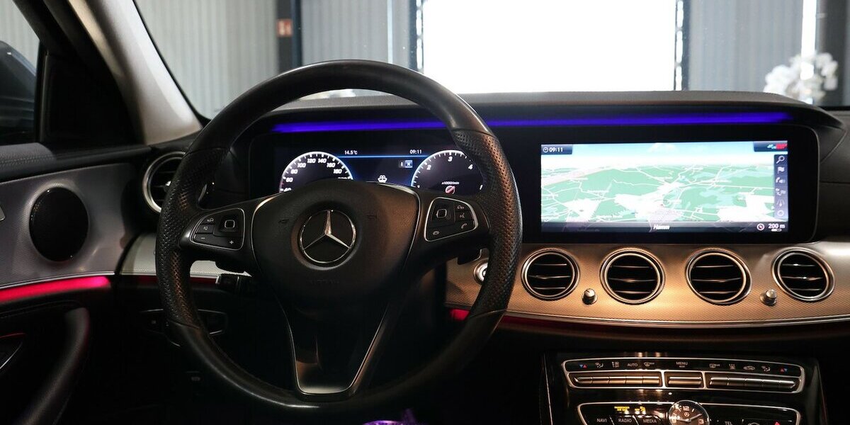 Mercedes-Benz E 220 d 4M LUXURY / WIDESCREEN+HEAD-UP / LED 150.000 km 25.991 &euro; Hamm 59077