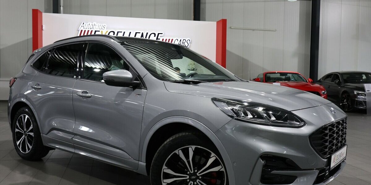 Ford Kuga 2.5 P-HEV ST-LINE-X STYLING SPORT PANORAMA 73.000 km 21.777 &euro; Hamm 59077