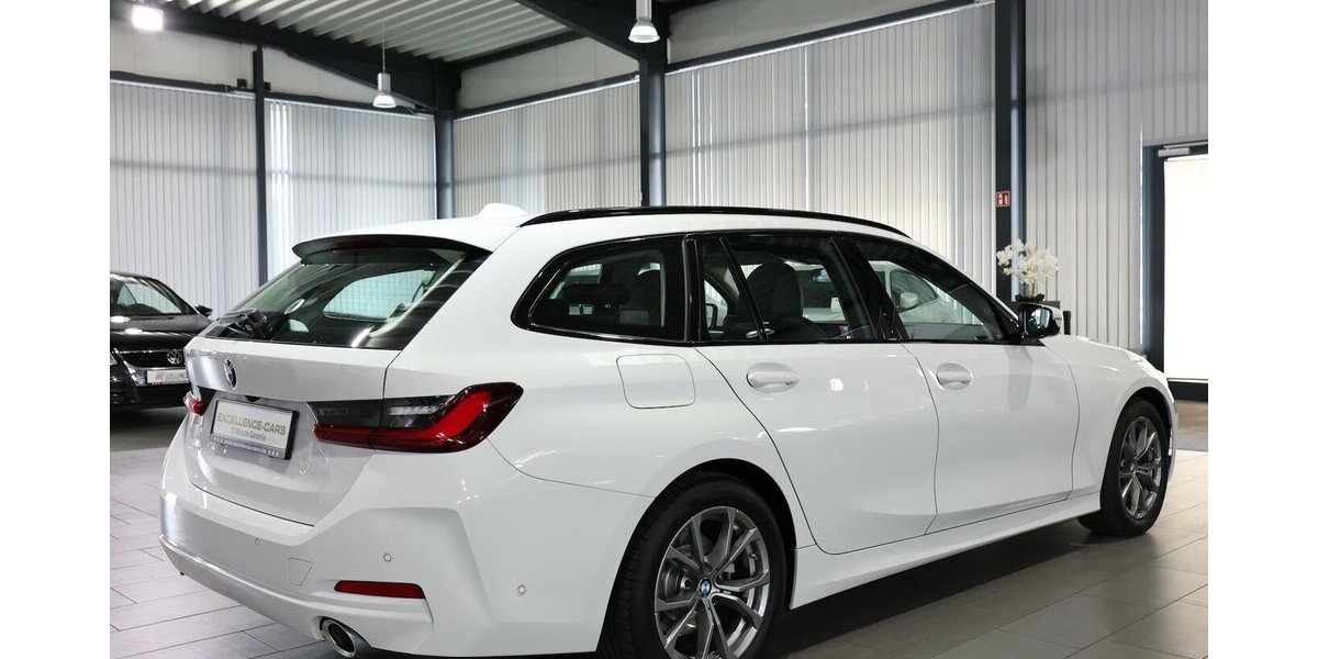 BMW 320d Touring SPORT / CURVED+HEAD-UP / PANORAMA 100.000 km 26.993 &euro; Hamm 59077