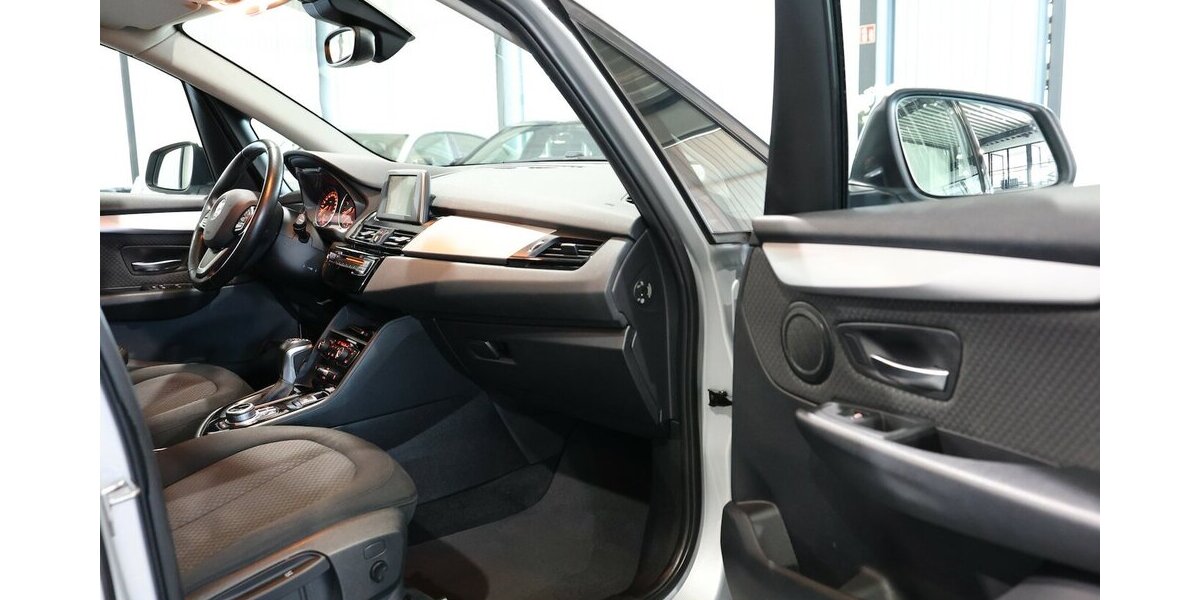 BMW 218 Active Tourer d Advantage LED / NAVI+ / AHK 119.000 km 13.992 &euro; Hamm 59077
