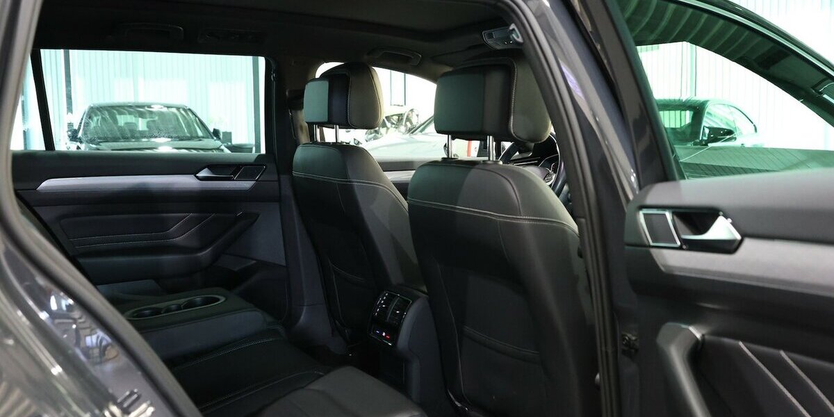 VW Passat Variant 2.0 TDI DSG BUSINESS IQ PANORAMA 122.000 km 22.777 &euro; Hamm 59077