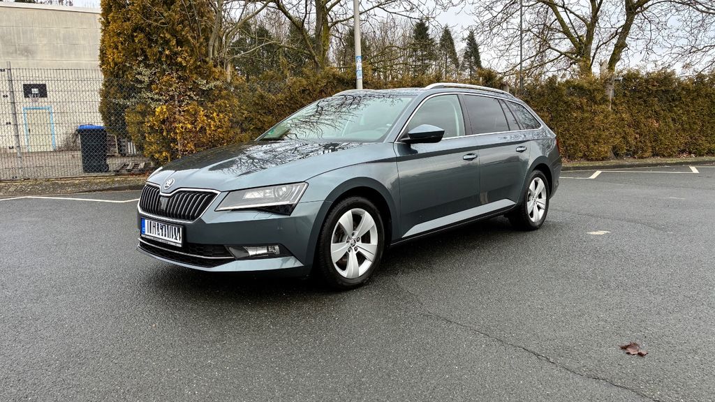 Skoda Superb 82.500 km 19.990 &euro; Hamm 59065