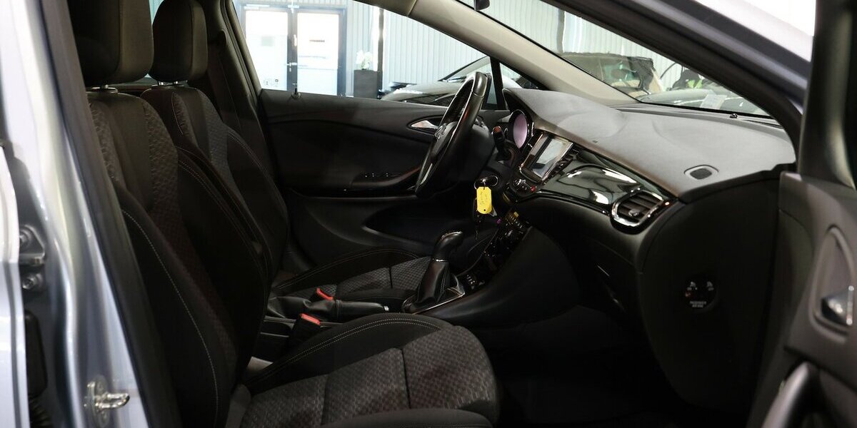 Opel Astra K ST 1.6 T ACTIVE 200-PS / APPLE+ANDROID 130.000 km 10.991 &euro; Hamm 59077