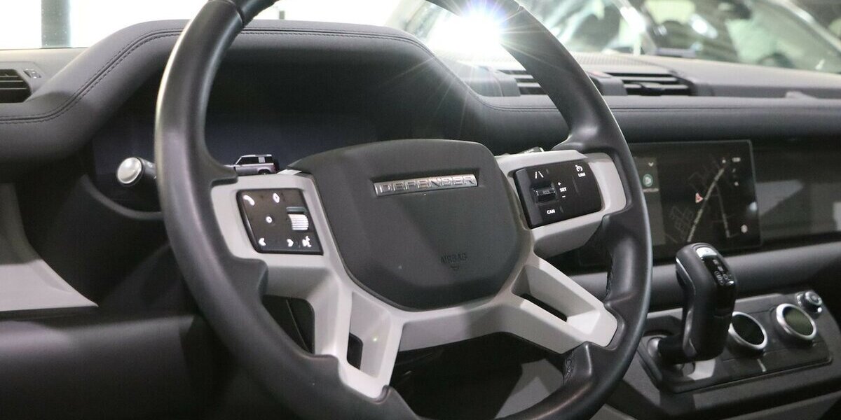 Land Rover Defender D200 90S / 6-SITZER / PANORAMA-SEITEN 69.000 km 51.991 &euro; Hamm 59077