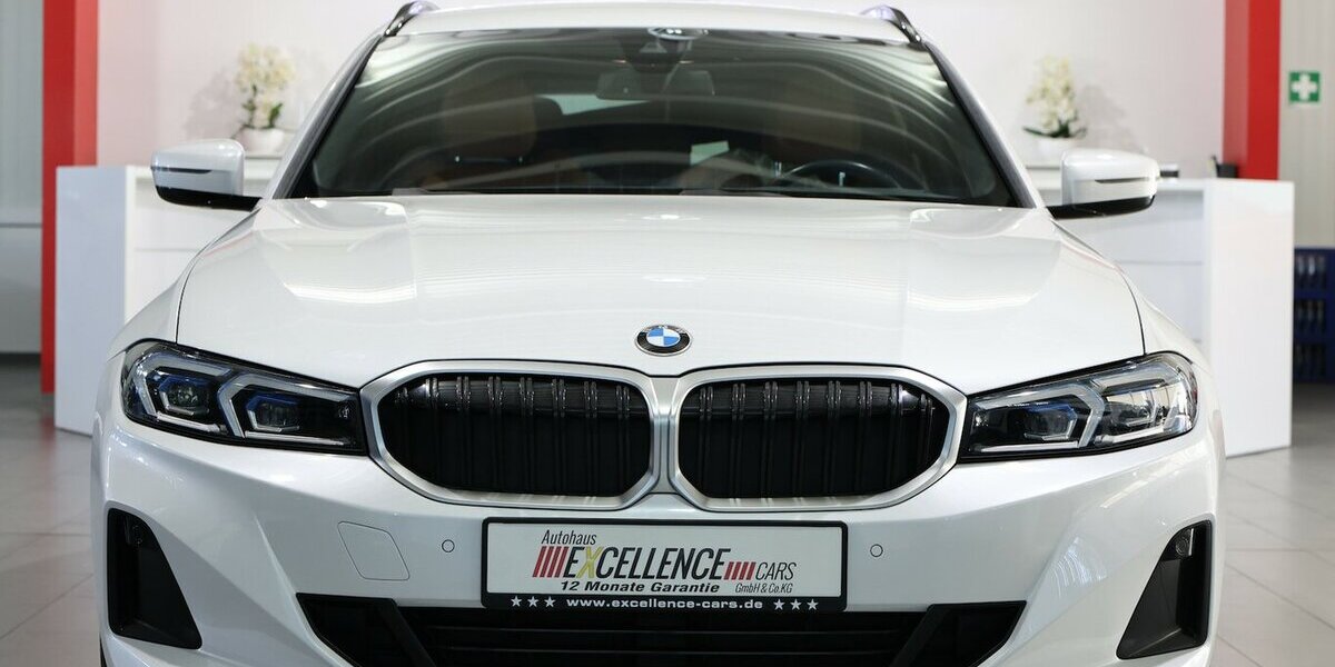 BMW 318d Touring SPORT WHITE & BROWN / CURVED+HUD 114.000 km 25.777 &euro; Hamm 59077