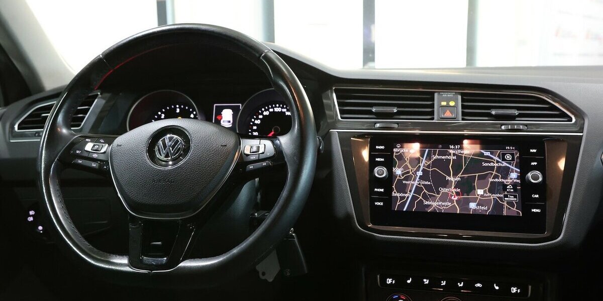VW Tiguan 2.0 TDI Comfortline / LED, ACC+LANE, NAVI 125.000 km 19.991 &euro; Hamm 59077